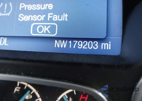 2014 Ford Focus Se z USA, uszkodzony, nr VIN 1FADP3K28EL188811